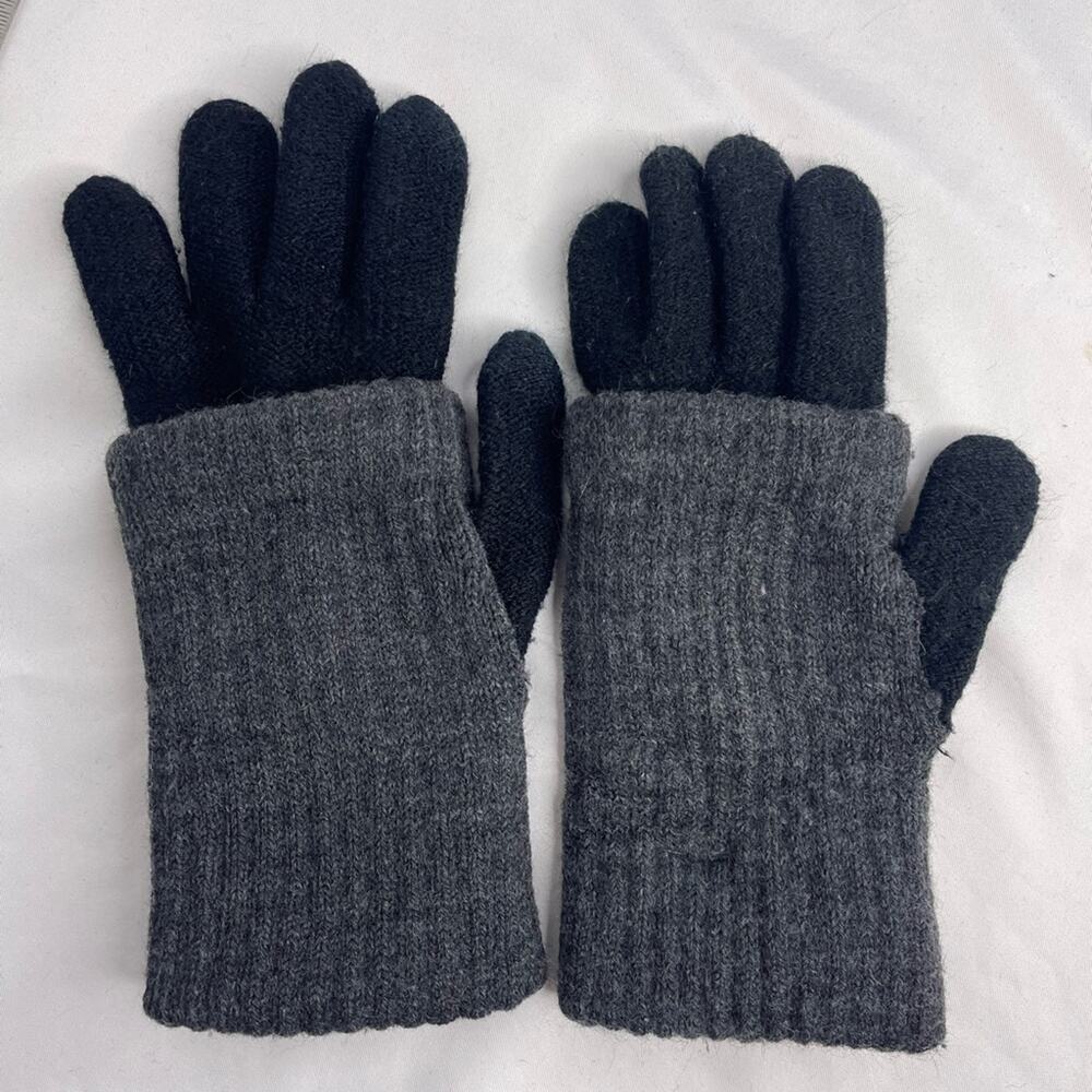 Steve Madden Black and Gray Gloves, size Small - USED